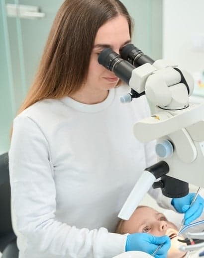 Microscope-assisted root canal in Warsaw — how it works